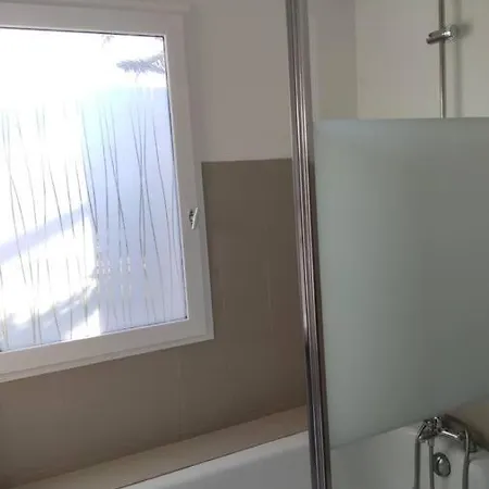 Apartament Avec Jardin *